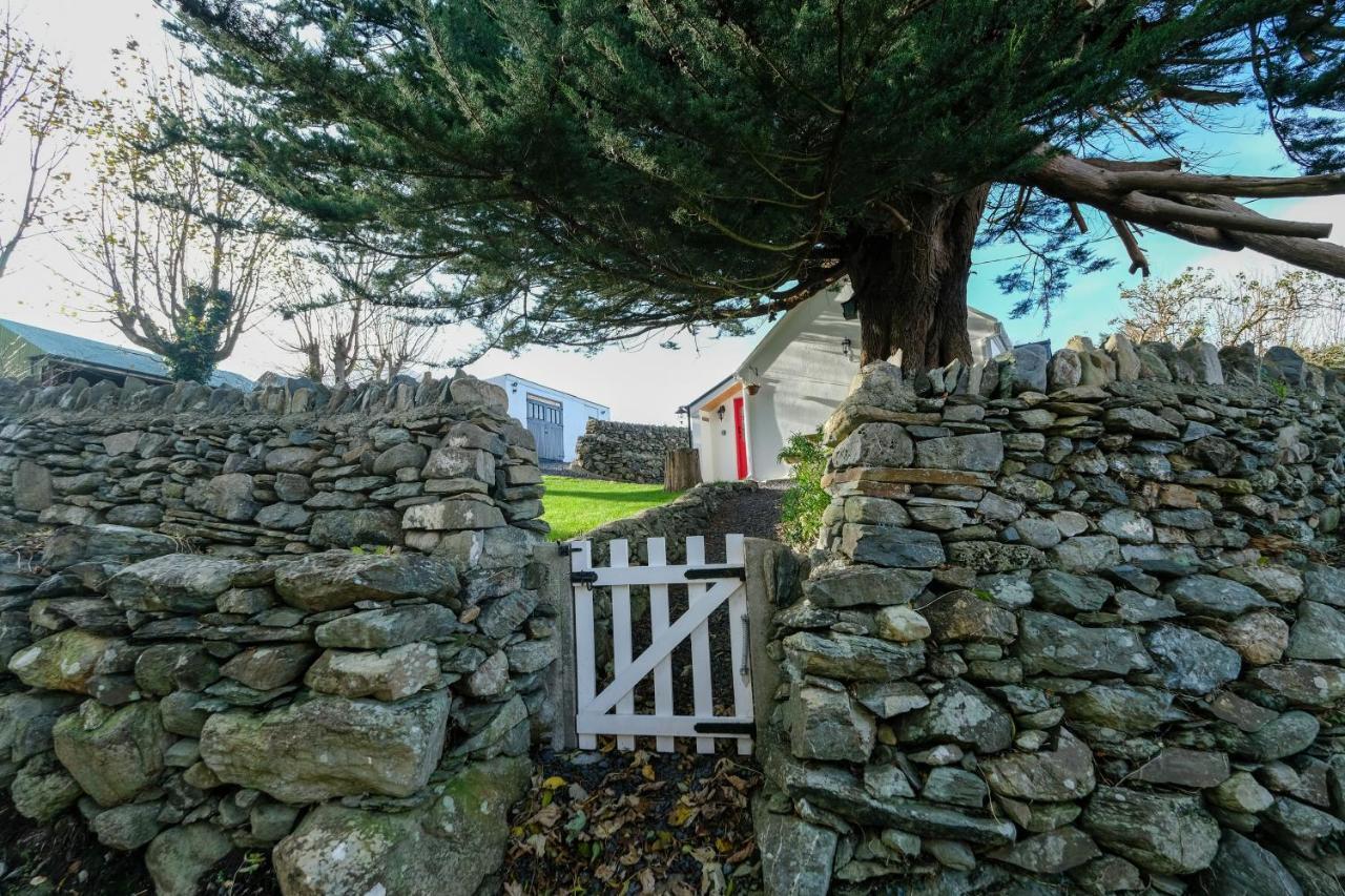 The Cottage Hillside Westport Exterior photo